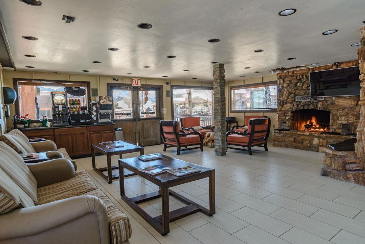 Pioneer Lodge Zion National Park-Springdale Buitenkant foto